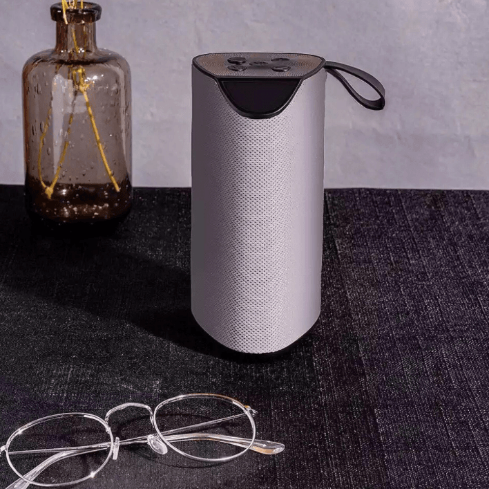 Splashproof Portable Bluetooth Speaker