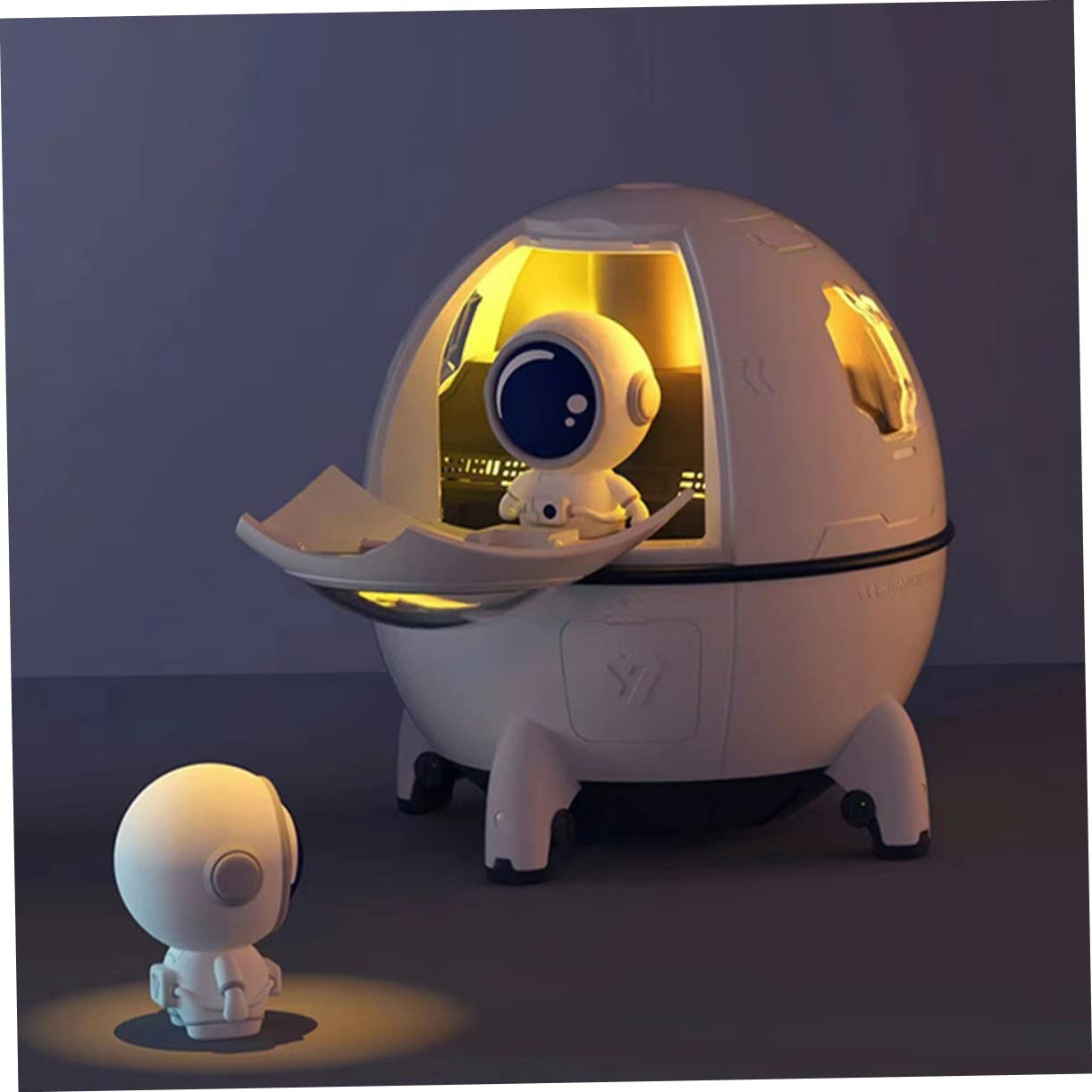 Astronaut Space Capsule Humidifier