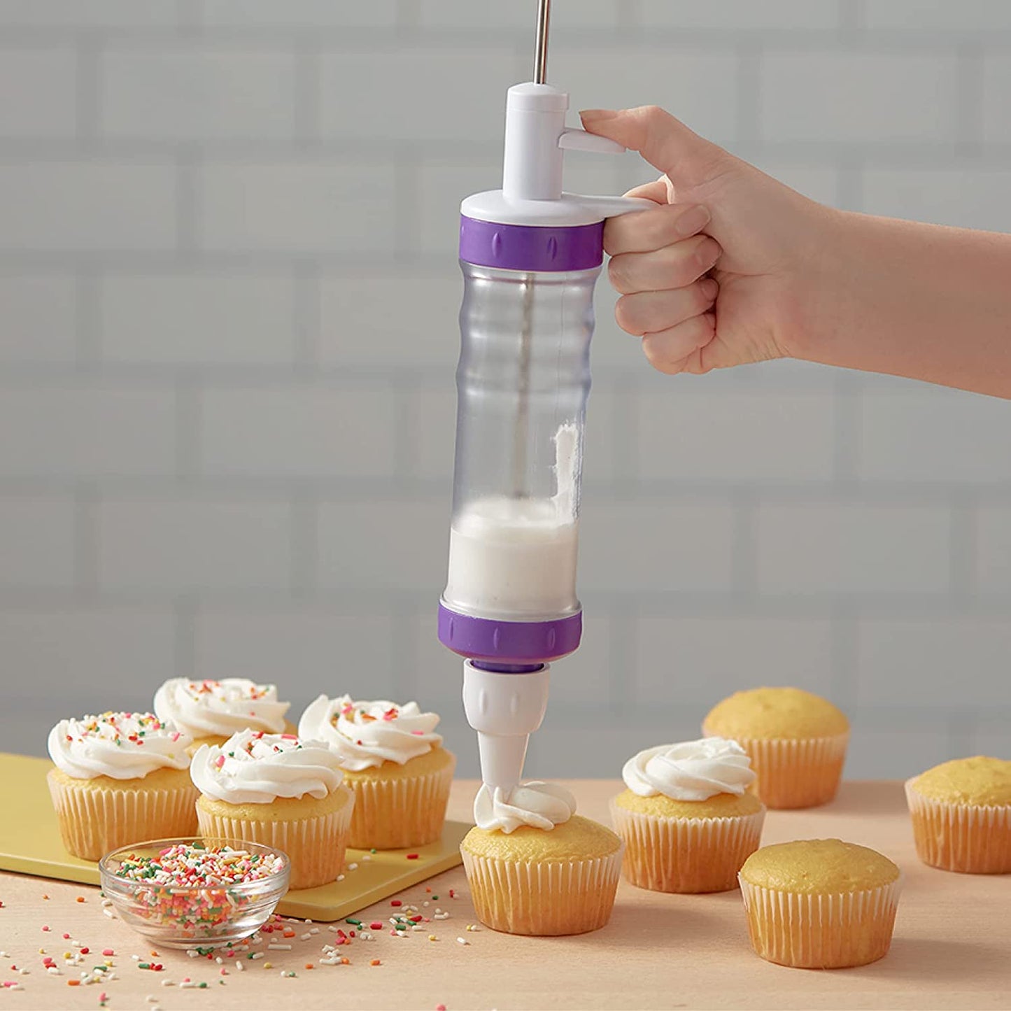 Dessert Decorator Plus Tool with 5 Decorating Tips