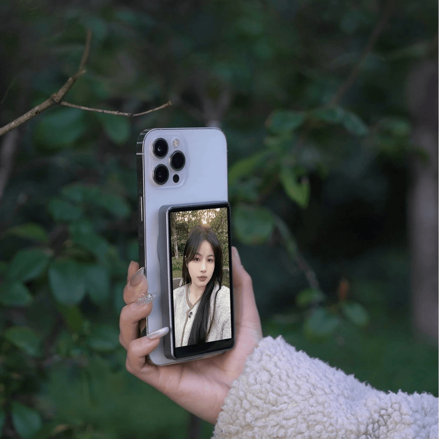 Magnetic Screen Sharing Bluetooth Selfie Screen