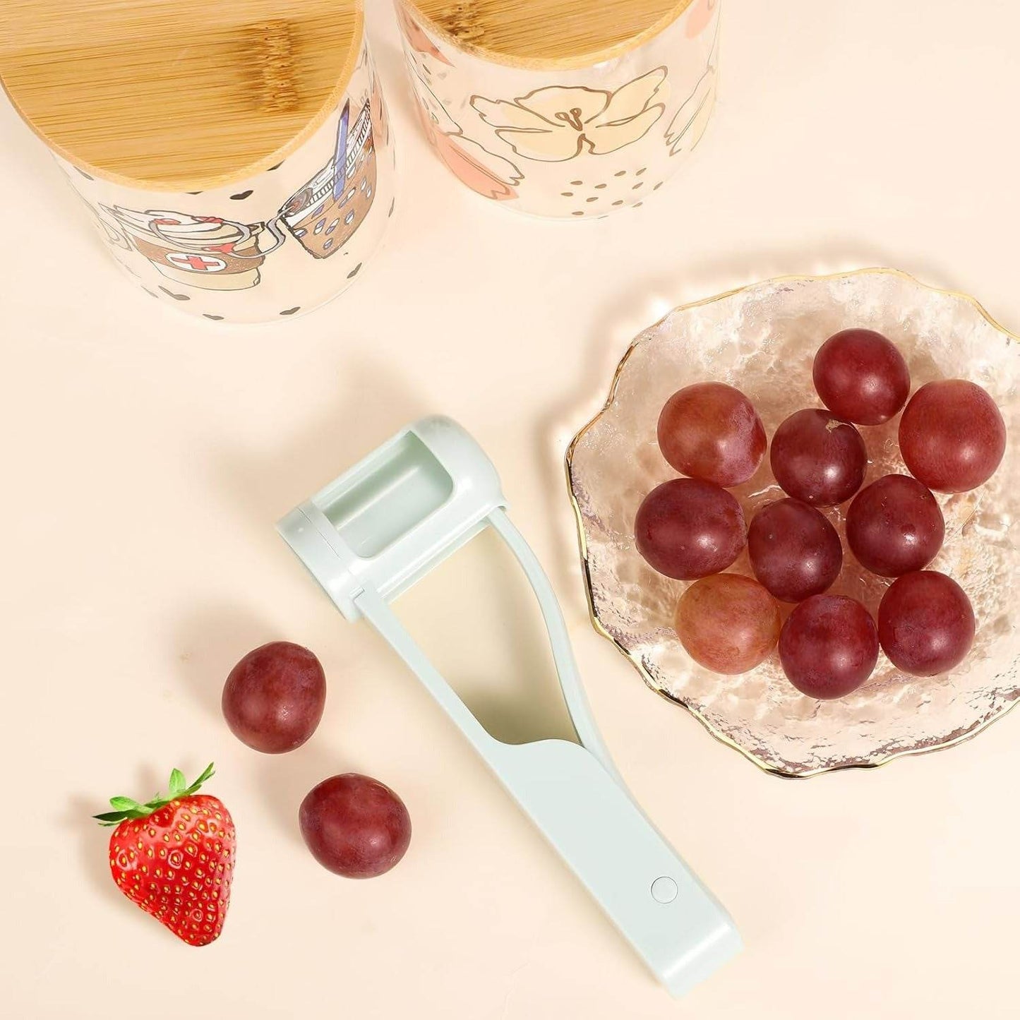 Grape Strawberry Cutter